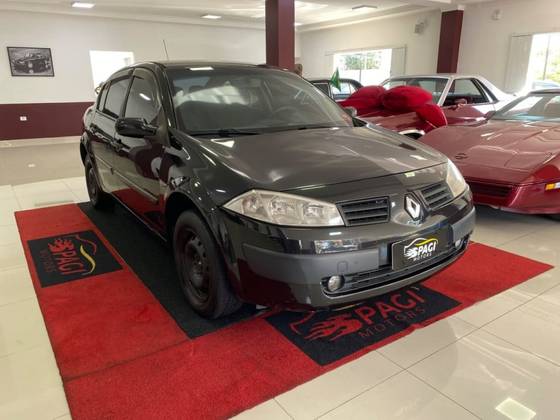 RENAULT MEGANE 1.6 DYNAMIQUE 16V FLEX 4P MANUAL RENAULT MEGANE 1.6 DYNAMIQUE 16V FLEX 4P MANUAL